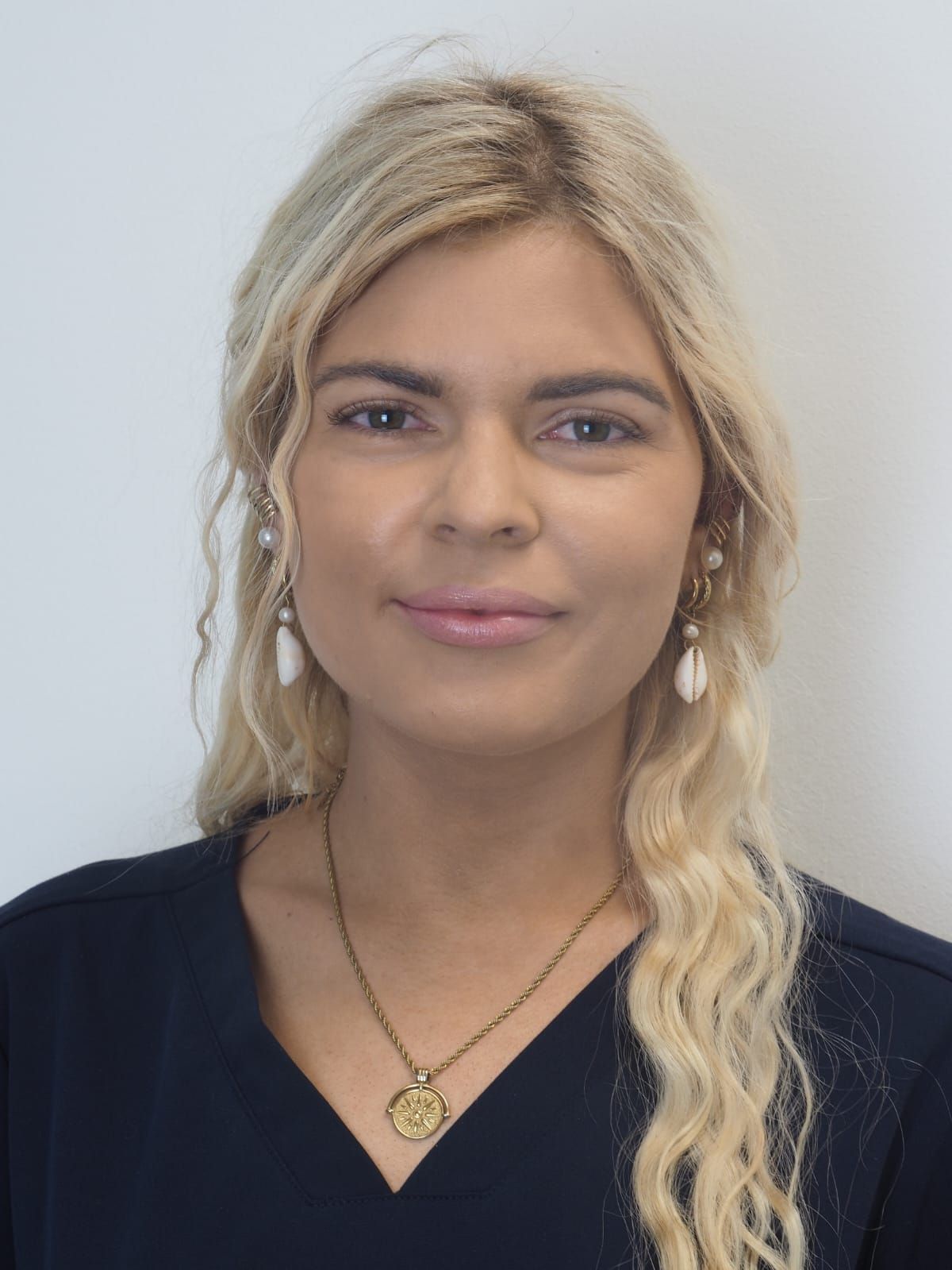 Nicole Barbour - Professional headshot